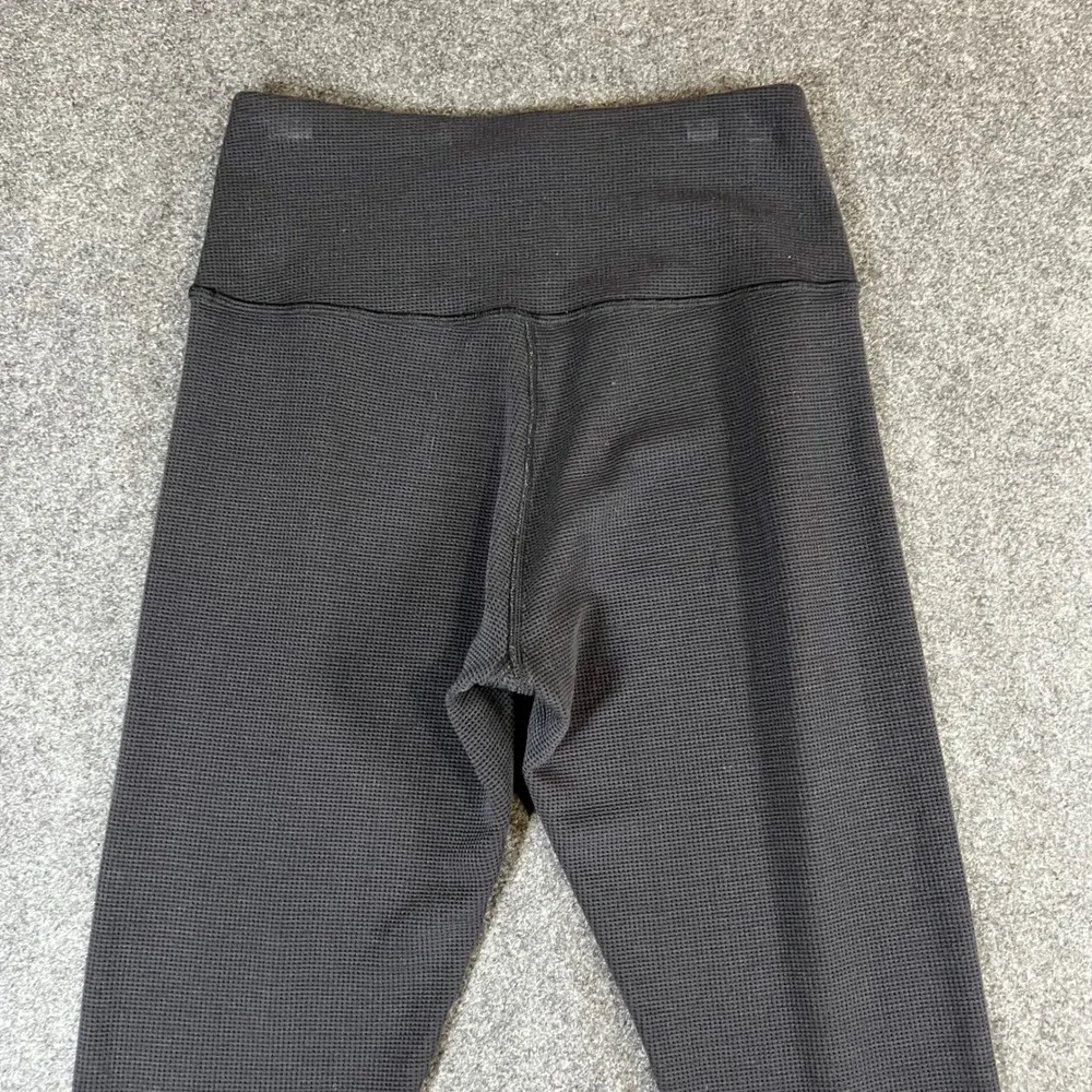 Alo Yoga High Waist Waffle Knit Leggings Charcoal Grey Tencel Blend Womens Small
